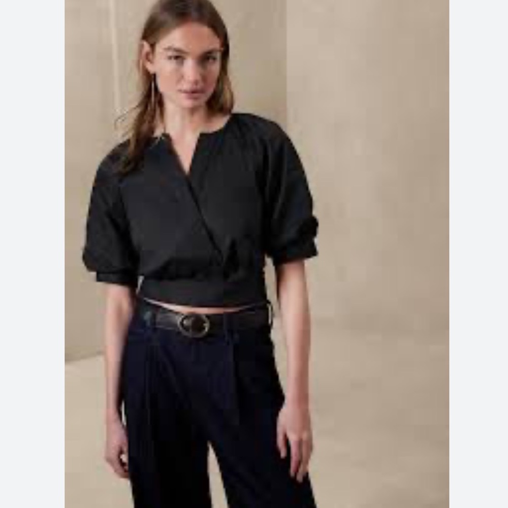 Banana Republic Cropped Top Black Size Medium